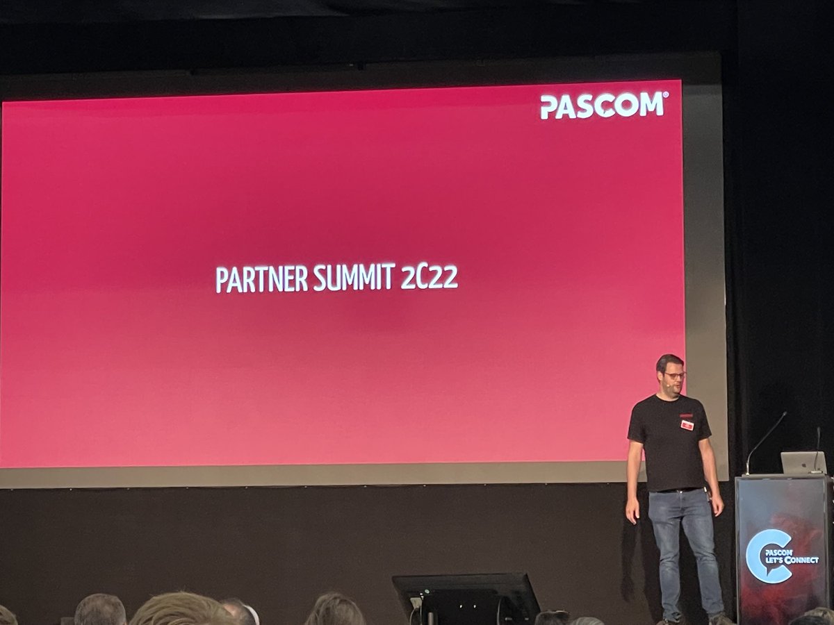 rappspeed's tweet photo. #pascom #summit2022 #snom #freumichmega https://t.co/seFeJnaXWj