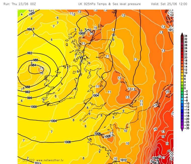 Icy_Samuel's tweet photo. For the #Galtee challenge on Saturday, the weather ain't looking particularly good. Showers likely throughout the day, with wind growing increasingly strong and gusty with temperatures likely in the high single fingers along the top @GalteeWalking
Charts from @Netweather https://t.co/rCZX2HanaH