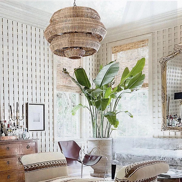 Elighting1002's tweet photo. Currey&Company
Antibes Chandelier
計算し尽くされて作られた、何層ものシェードは、籐の素材感と相まって柔らかな光を届けます。
幾何学的な自然素材のシャンデリアはナチュラルなお部屋におすすめです☺︎☺︎
#elighting
#ショールーム
#照明計画
#照明選び
#照明探し
#シャンデリア https://t.co/X5pt63QJJw
