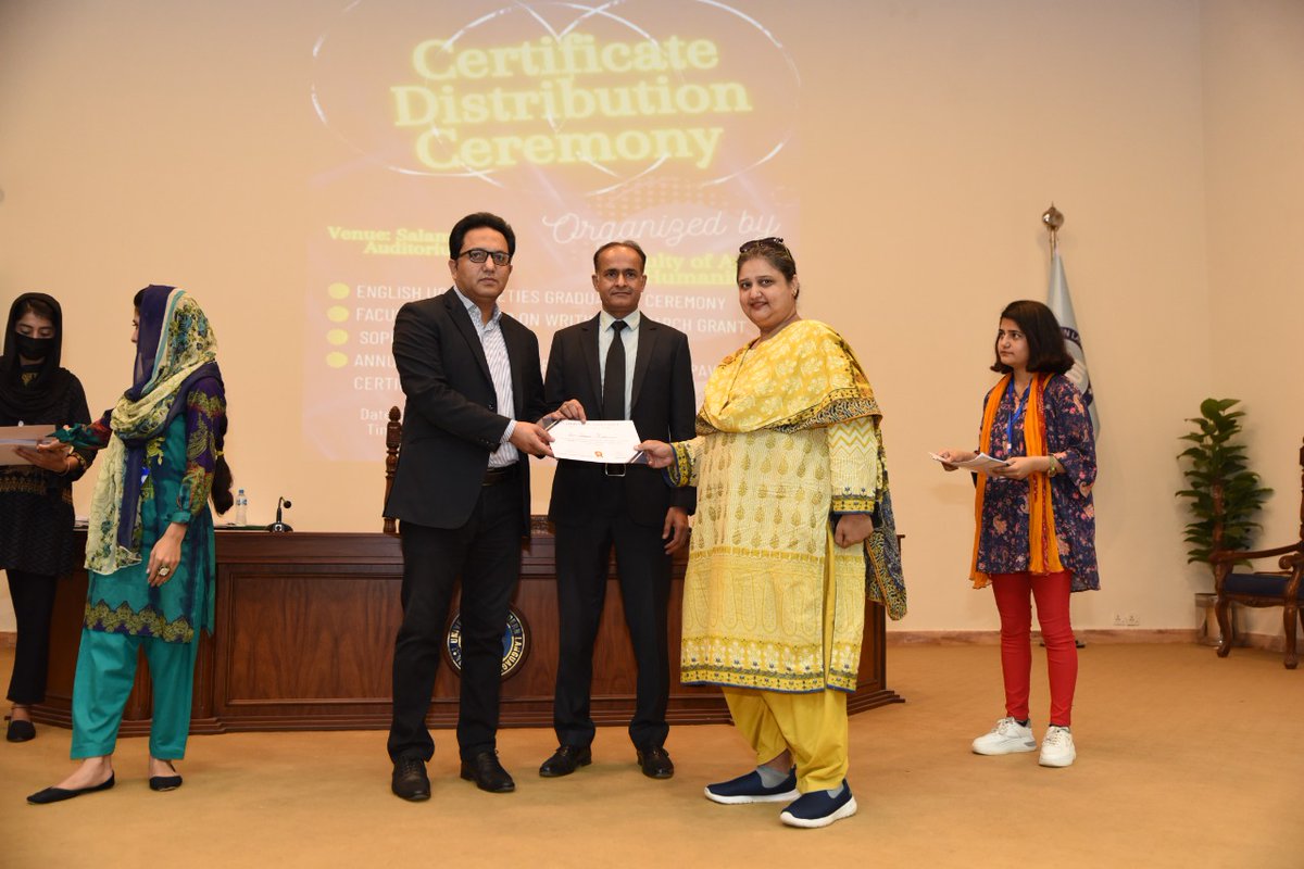 OfNuml's tweet photo. Certificate Distribution Ceremony of several events, such as workshop on writing research grant proposal, English UGS societies graduation ceremony, Sophy Forum, Annual Sports Gala and English Pavilion, was held in the Salam Block auditorium, on Wednesday, 22 June 2022. https://t.co/0AXDLI5kTW