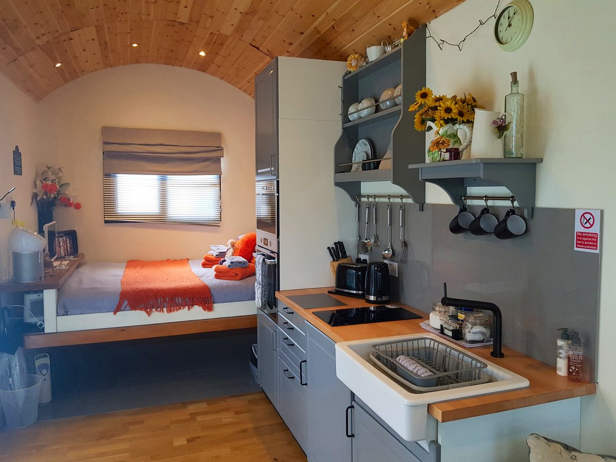 watersidebreaks's tweet photo. Check out our selection of great offers online! 🤩
'Poachers Perch' is currently available for the 11th July for 4 nights at £540, saving £60 - https://t.co/VRApmXAHe9 https://t.co/AFEWafxWzn