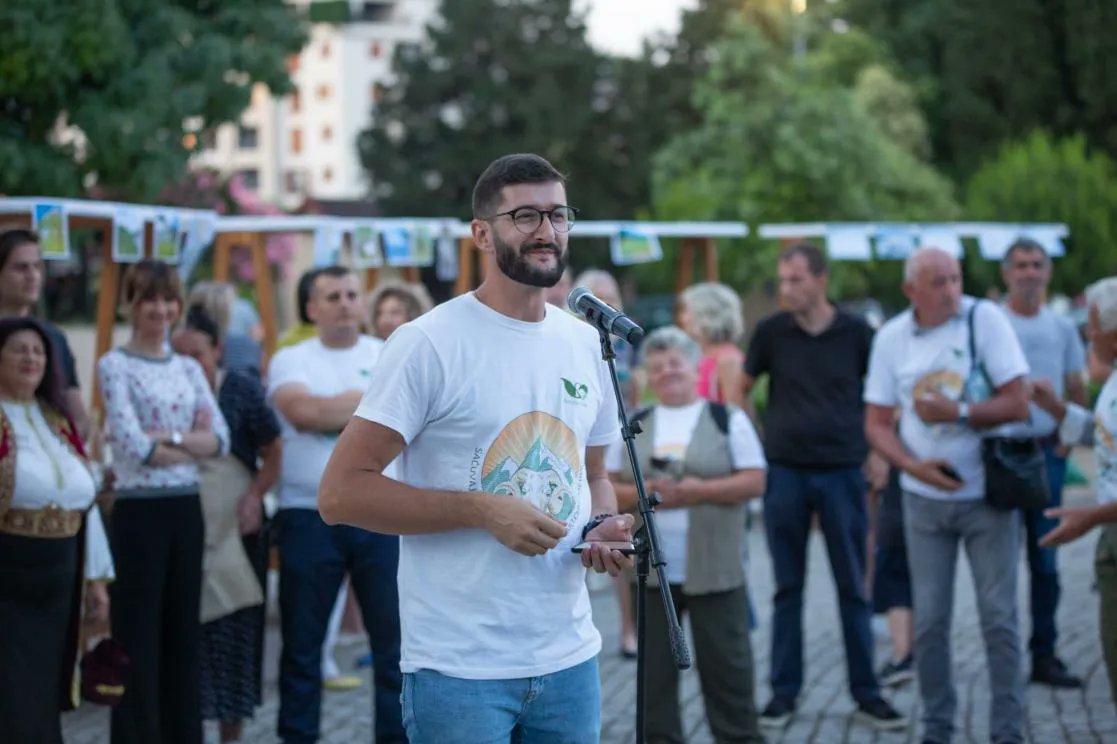 "Every piece of grass and flower on #Sinjajevina testify to the beauty &amp; richness of nature. It is our responsibility to preserve it"- <a href="/milan322/">Milan Sekulovic</a> at the EU Sinjajevina Day buff.ly/3zT5EN5

👉 Please sign this petition to save Sinjajevina from #NATO! buff.ly/39EX8Xr