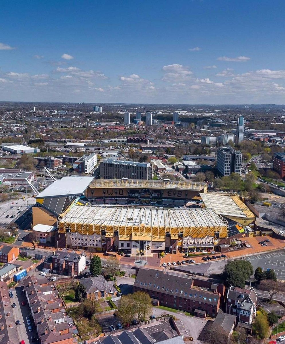 What a photo of Molineux 🐺 ⚽