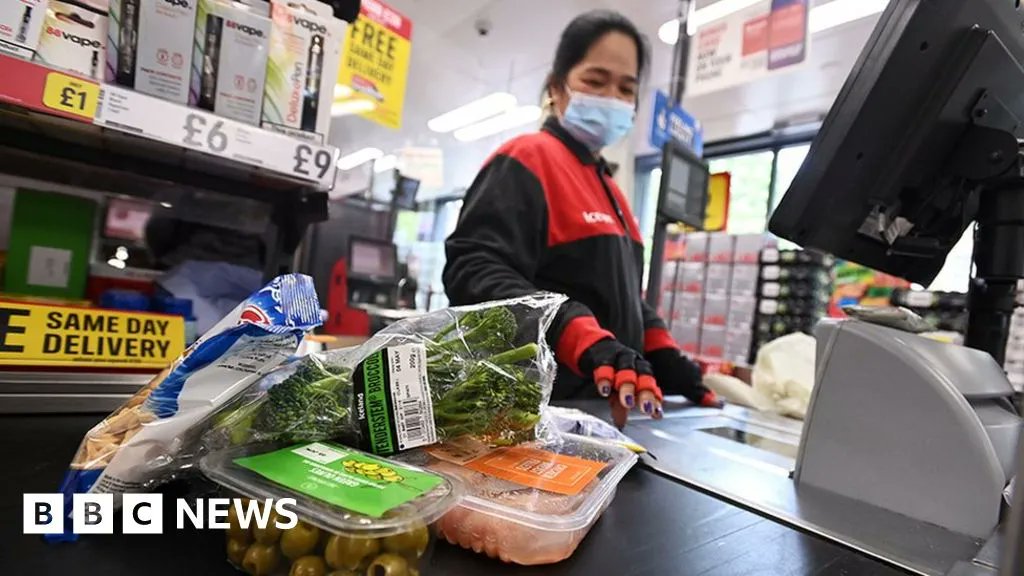 Lost_Tribe's tweet photo. UK inflation rises at the fastest rate in 40 years as food costs jump. And this is only the beginning, thanks to the #ToryEconomics of @BorisJohnson and his @Conservatives.
#CostOfLivingCrisis
#JohnsonOut150
#JohnsonIsntWorking
#DeadDogPM
https://t.co/ZB0d7I86yr https://t.co/6y3fSN5V9I