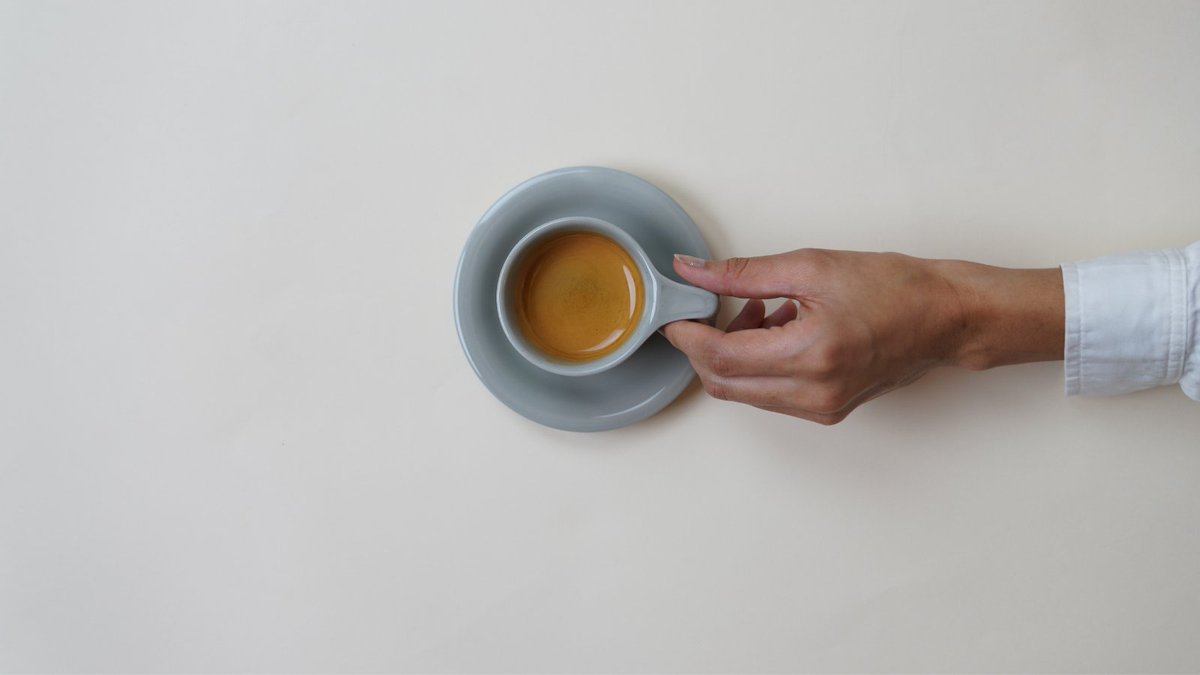 earthroastery's tweet photo. Espresso lovers share with us your feeling When drink it? does it take you to somewhere else? Relief or perhaps it gives you peace?

#earthroastery #earth #roastery #specialtycoffee #coffee #coffeetools #coffeemachines #cafe #greenbeans #latteart #espresso https://t.co/jUbzpsmCz2