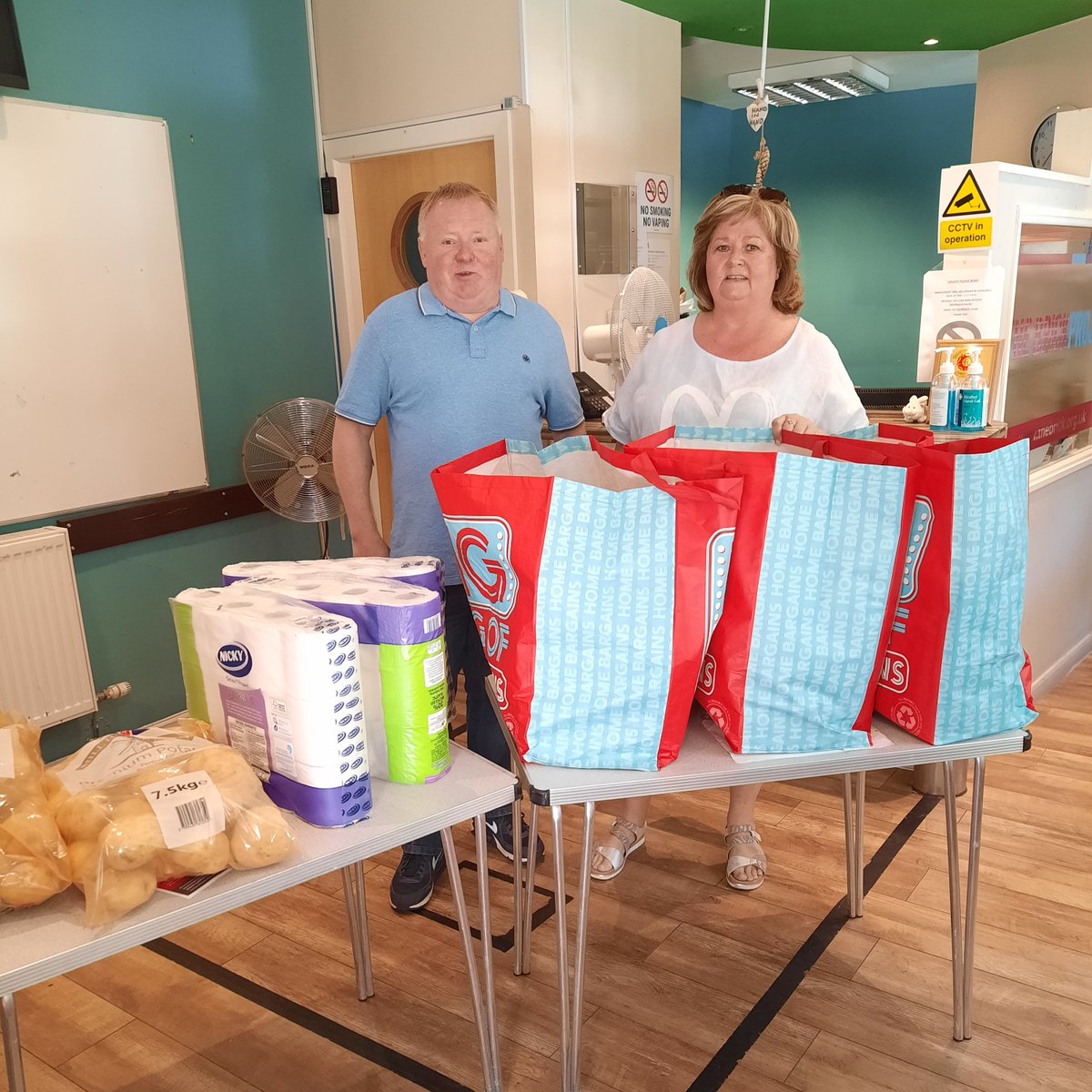 TheBrickWigan's tweet photo. A BIG #ThankYouThursday to Ian Critchley, who popped in to our #FoodBank yesterday with this HUGE donation of food and toiletry items 👏What wonderful, caring, people we have in our local community ❤️
#endchildpoverty #endpoverty #NoEmptyPlates #foodcommunity https://t.co/keRPwIGqOo