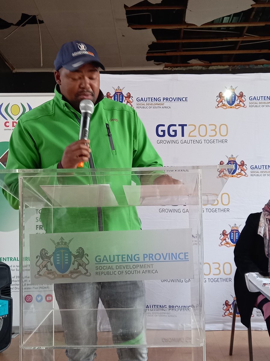 gpgSocDev's tweet photo. Mr Sibusiso Nyembe on behalf of Councilor Tsotetsi welcomes everyone present #KeMoja #Keepit10 #PublicConsultation https://t.co/h17mOi17Ry