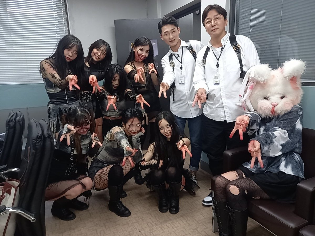 PF_Official_X's tweet image. [#PF_Clip]

취조실을 습격한 핑크판타지!🧟‍♀
&amp;lt;노빠꾸탁재훈&amp;gt; 핑크판타지 편! 

📎youtu.be/A6BFbbqhcDk

#핑크판타지 #PINKFANTASY #ピンクファンタジー #노빠꾸탁재훈 #탁재훈