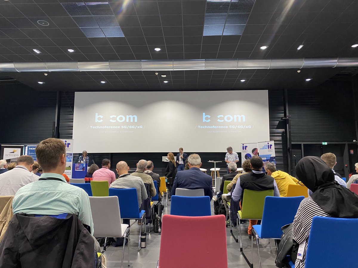 clegoff_bcom's tweet photo. Ce matin l’ ⁦@IRT_BCom⁩ est présent à la Technoference du pôle ⁦@imagesreseaux pour parler des spécificités des réseaux #5G privés .
Des démos concrètes cet après-midi. https://t.co/9LrFygmqvZ