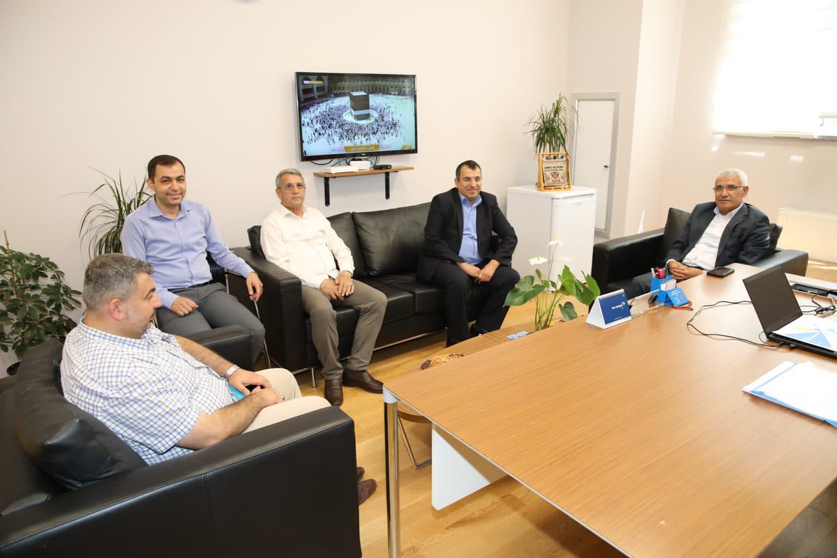 osmangudertr's tweet photo. Türk Telekom İl Müdürümüz Ahmet Alevcan’ı ziyaret ederek, #Battalgazi’mizin iletişim ve altyapı ihtiyaçları konusunda istişarelerde bulunduk. Değerli müdürümüze görevinde başarılarının devamını diliyorum. https://t.co/lWQBECsYAq
