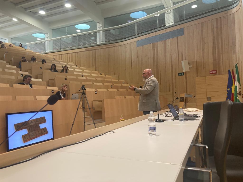 The great Fernando <a href="/ftsaez/">Fernando Trujillo</a> on the ELLME conference right now. Such a talented and experienced person in Education and Language acquisition.

#ELLME2022 #internationalconference #universityofGranada #UGR #EECERA #AILAELLReN #granadaspain