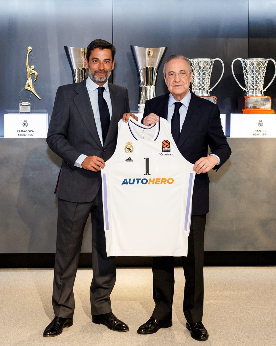 RMBaloncesto's tweet photo. 📸 Presentamos a nuestro nuevo patrocinador principal para la próxima temporada, @AUTO1_Group.
🤝 ¡Bienvenido a la familia Real Madrid C.F.!
#HalaMadrid #Autohero #AutoheroES https://t.co/GurNdGdZYQ