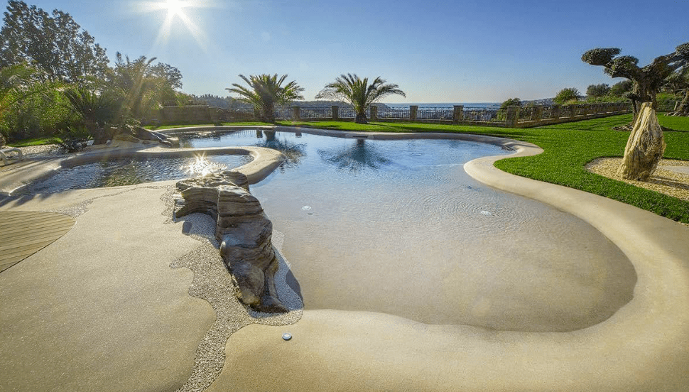 SoliventOficial's tweet photo. #PiscinasDeArena
Las #PiscinasDeArena están arrasando en los hoteles de lujo, resorts, y ahora en jardines privados. Se trata de unas ...
https://t.co/D0vjOZS5T3
#Actualidad
luxurypools, piscinasdearena, sandpools https://t.co/QS1sTm47WJ