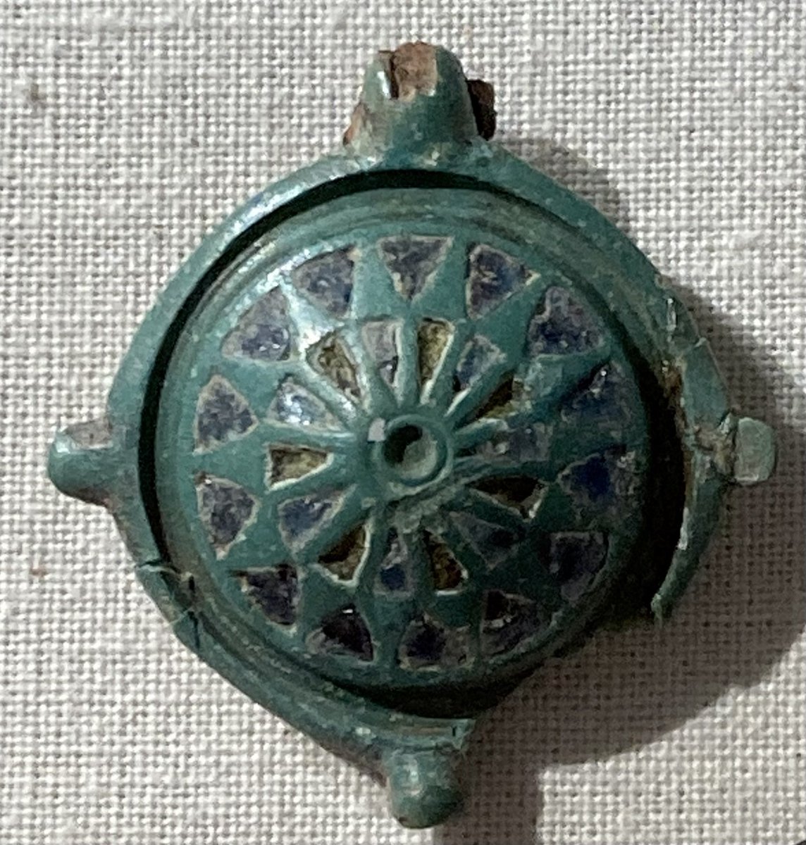 ServiliusPulex's tweet photo. Enamelled bronze disc-brooch from the fort at Burrium (Usk) and on display @RomanCaerleon Late 1st-2nd century AD #RomanFortThursday #romanarchaeology #Burrium #Usk #Wales https://t.co/e2txjcHQzD https://t.co/wbZGMP8ll1