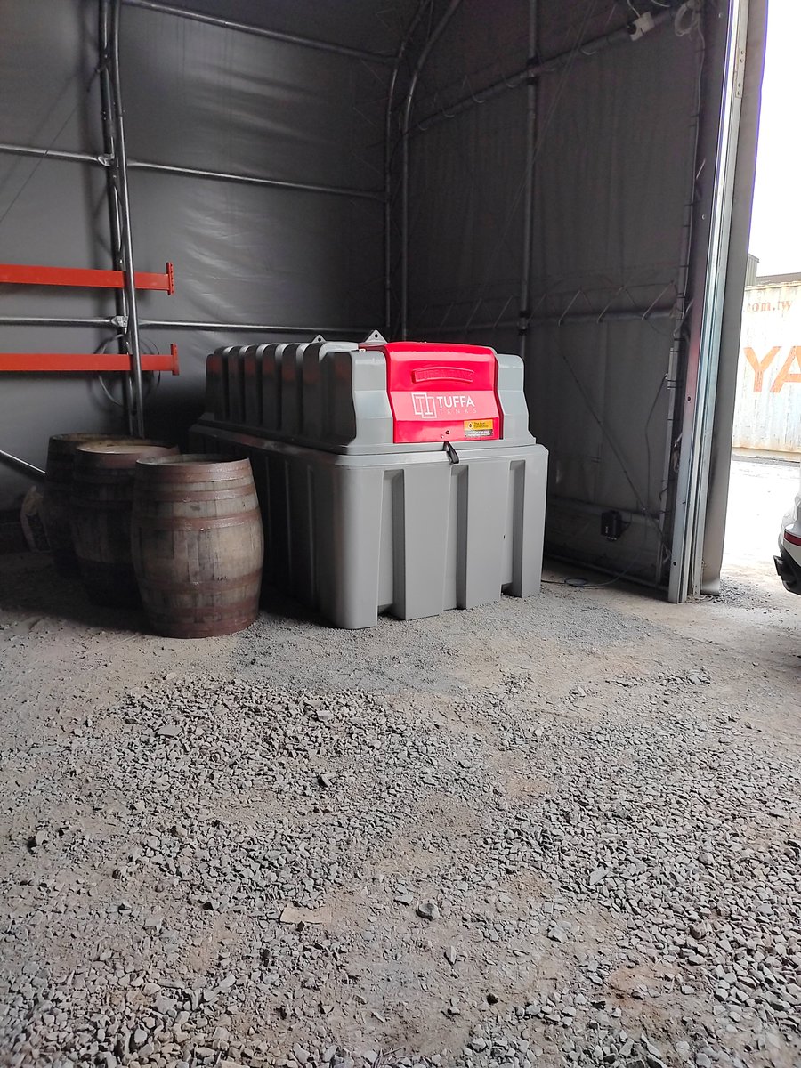 TheFuelTankShop's tweet photo. A great example of @Tuffatanks 2500 Litre Diesel Tank in use at @echlinville Distillery. Many thanks to Shane and the team for your help and business. 

#Dieseltank #TuffaTanks #EchlinvilleDistillery #EchlinvilleWhiskey #ExcellenceInstilled https://t.co/whWbVvpsIp