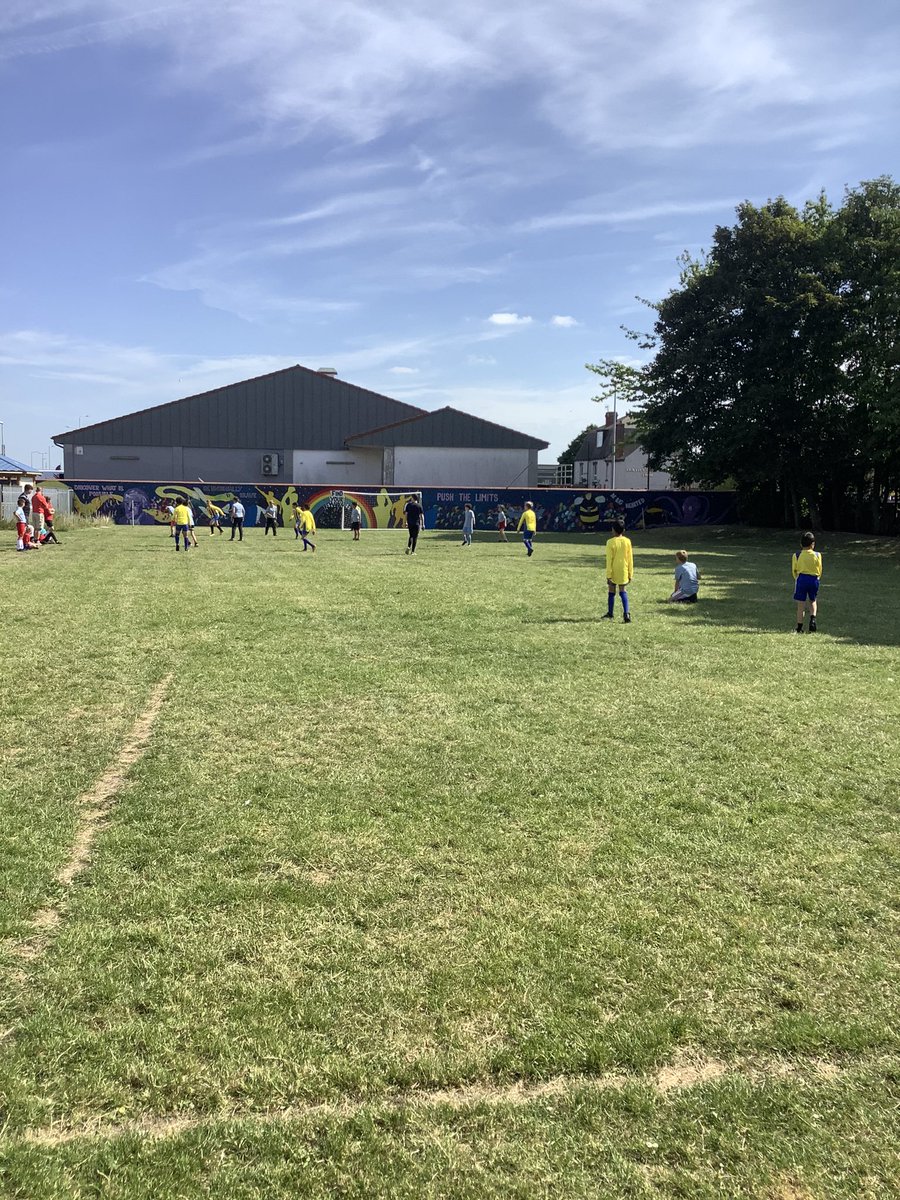 Great skill and teamwork shown by all pupils on Monday evening. Well done and thank you @ChilternPSHull <a href="/wearenewington/">Newington Academy</a> <a href="/GirlsFootballGB/">Girls' Football</a>