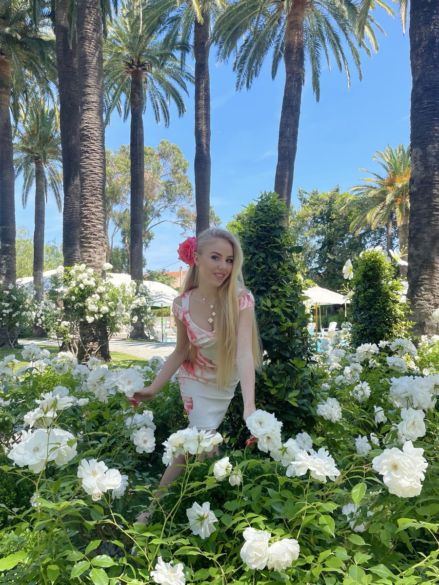 Tanti auguri a S.A.R. la Principessa Maria Carolina di Borbone delle Due Sicilie, che oggi compie 19 anni
#realcasadiborbone