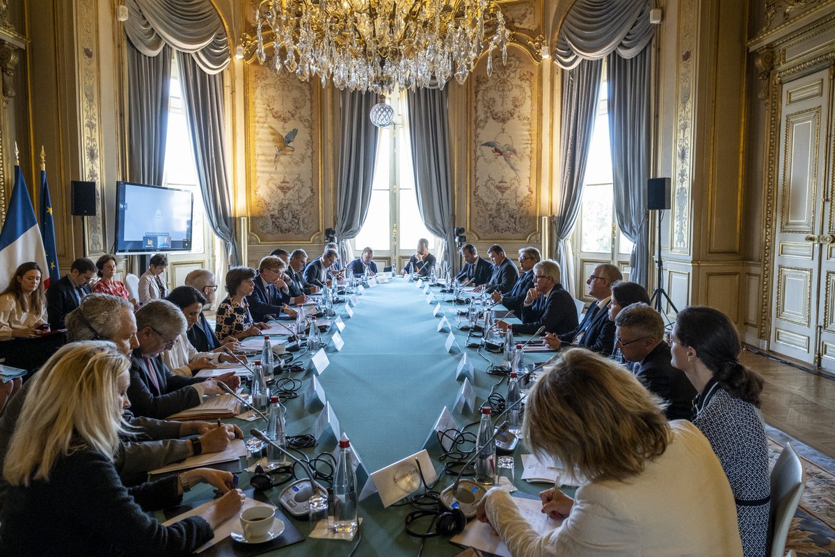 MinColonna's tweet photo. Excellente et dense discussion avec les entreprises engagées pour répondre à la crise alimentaire suscitée par l'agression russe en #Ukraine. Heureuse de présider avec @MFesneau au lancement de cette coalition d'acteurs privés pour la sécurité alimentaire. https://t.co/VI37HDz75P
