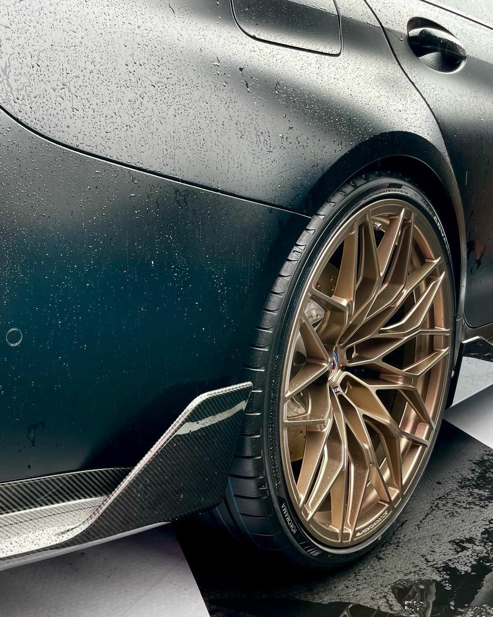 cars_pixels's tweet image. A Frozen Black BMW M3 Competition Touring with M Performance Parts sitting on 20-/21-inch Frozen Gold-bronze style 1000 M light alloy wheels.

📸 by Bimmertoday