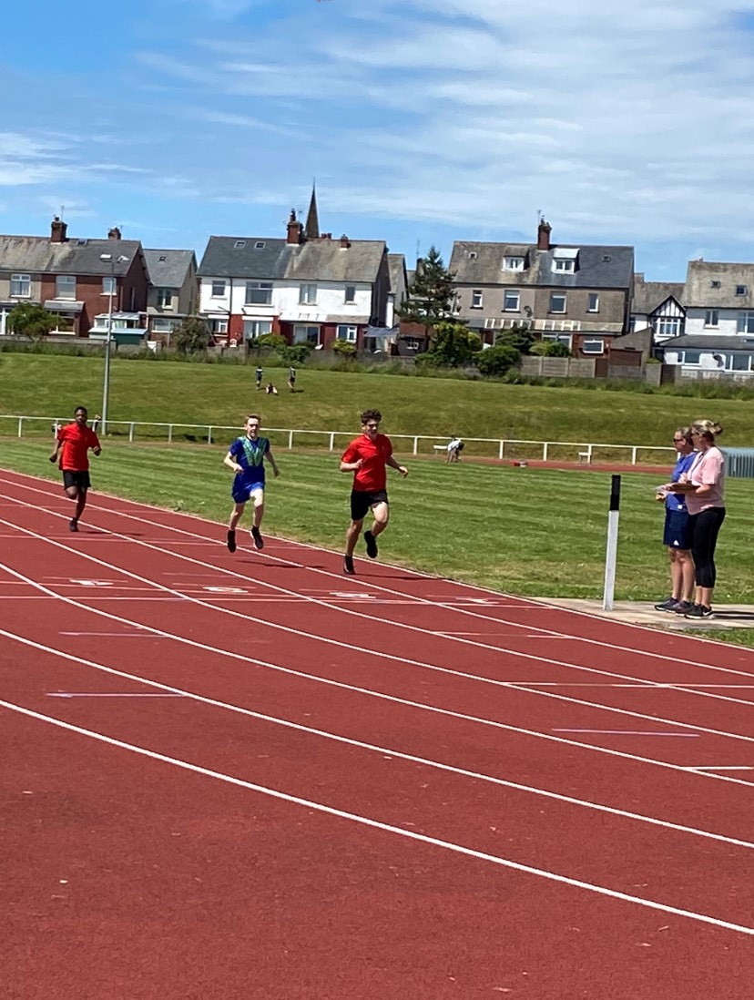 Walney_School's tweet photo. Last Thursday a selection of Y7s &amp; Y8s competed at the Furness Schools Athletics Championships. The Y7 team finished 6th and the Y8 team finished 2nd. There were some excellent individual performances. Everyone represented the school brilliantly well #proudofourstudents https://t.co/rkXwDVumov