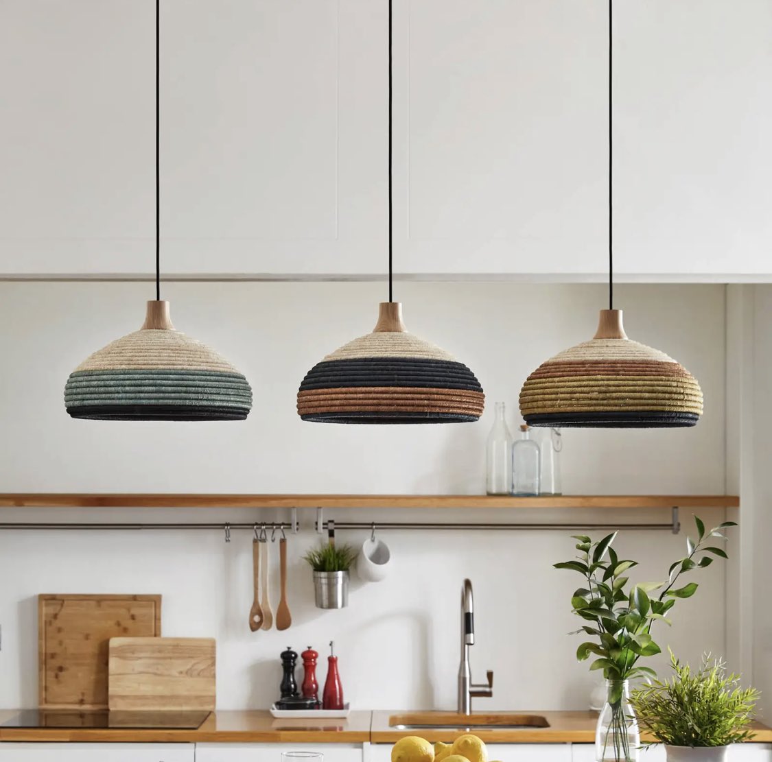 #Jueves y terminamos casi la semana 🙂
Disponibles -bajo pedido- en KEISU estas preciosas lámparas fabricadas en ratán de la firma Forestier.

#interiordesign #decoracion #lamparas #interiorismo #BuenosDias #lighting