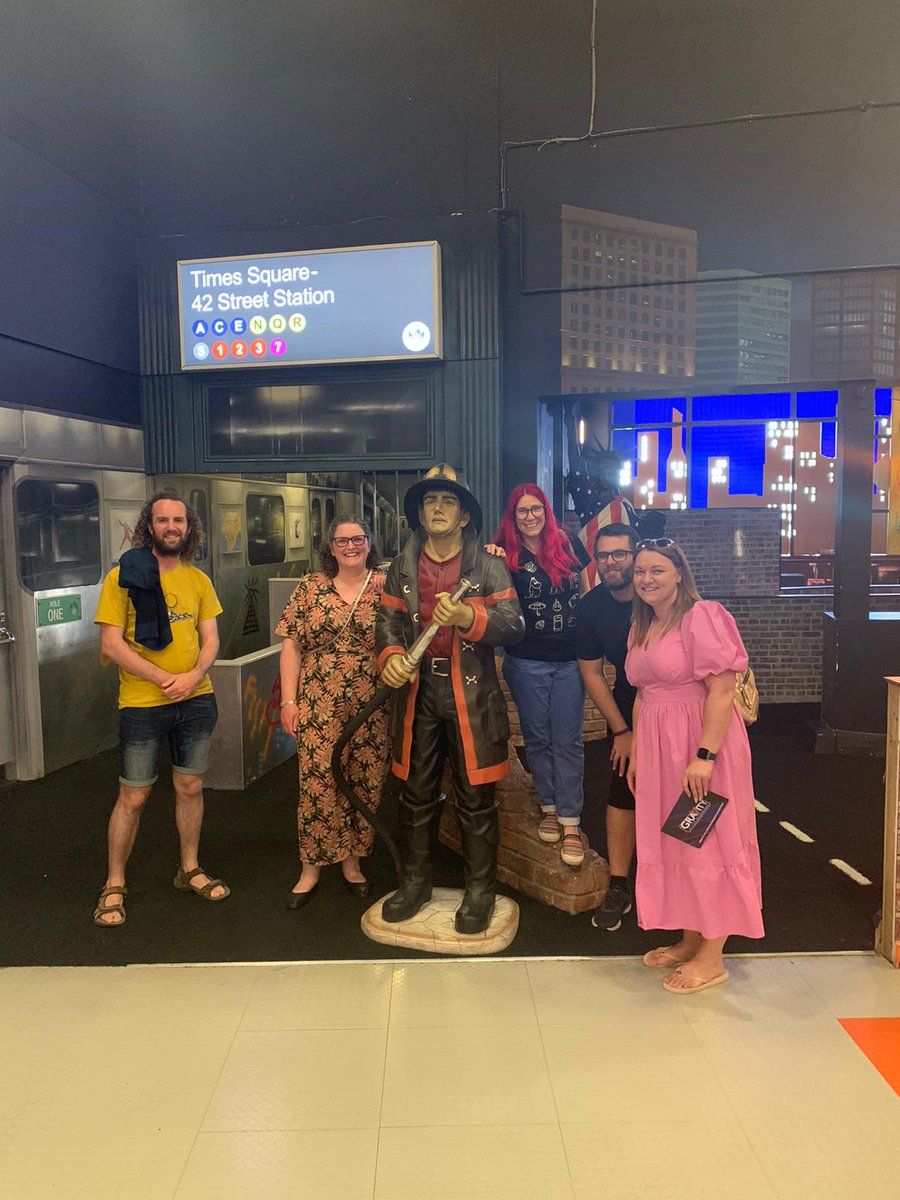 Dragoncoworking's tweet photo. We all had a brilliant time last night at Gravity taking part in the New York themed crazy golf 🚕🏌️♂️
Safe to say we all got into the friendly competitive spirit during the game!
#Dragoncoworking #crazygolf #coworkers #coworking #coworkingcommunity #membersexclusive https://t.co/HHfcr2PoNo