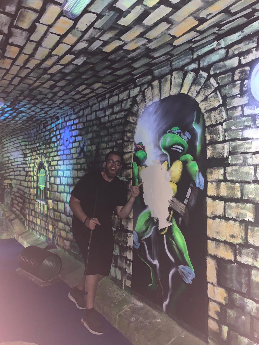 Dragoncoworking's tweet photo. We all had a brilliant time last night at Gravity taking part in the New York themed crazy golf 🚕🏌️♂️
Safe to say we all got into the friendly competitive spirit during the game!
#Dragoncoworking #crazygolf #coworkers #coworking #coworkingcommunity #membersexclusive https://t.co/HHfcr2PoNo