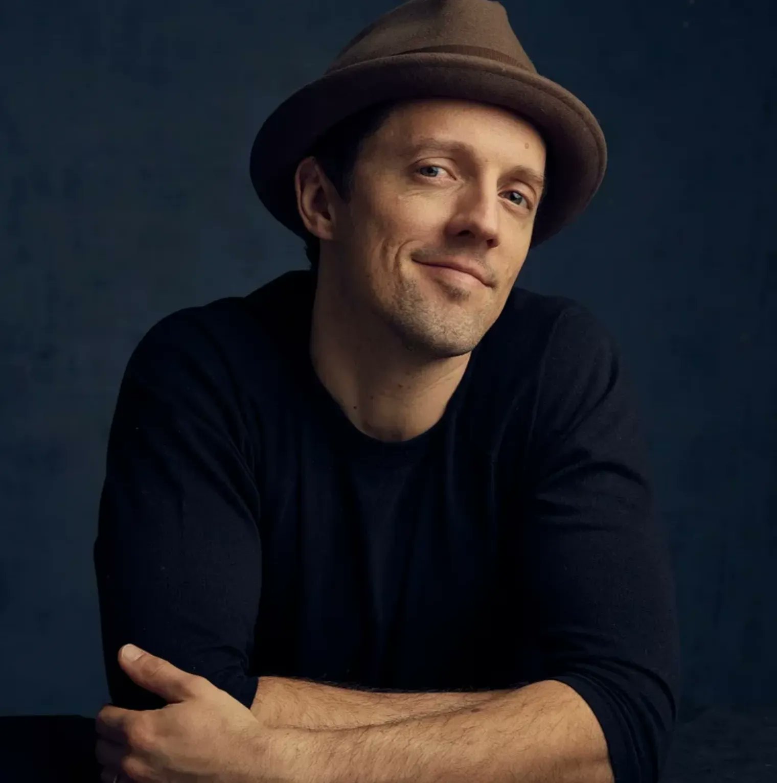 Happy birthday to Jason Mraz! The singer and bisexual king turns 45 today. 