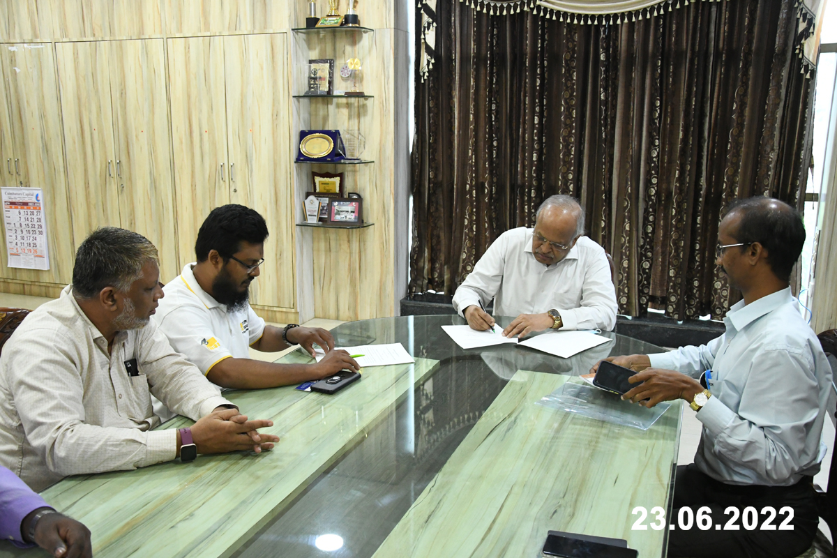 VelTech_Univ's tweet photo. #Vel_Tech Signs MoU with Cyberheals
#Veltech #Cybersecurity #digitalspace #education #eLearning #ElectronicsandCommunicationEngineering https://t.co/KiGFDgszPk