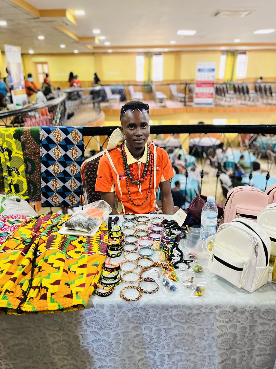 Kaitetsi_Mich's tweet image. Muwanguzi Paul makes African printed goods and he’s one of the beneficiaries of this project.
#Partnership4Impact 
#UPLIFTProject