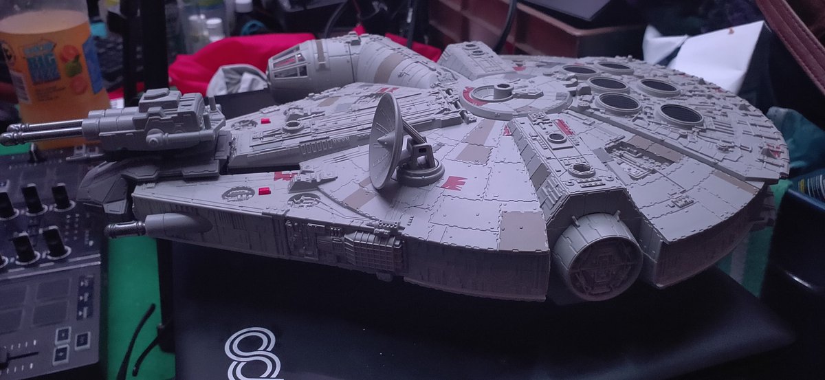 brycefromnz101's tweet photo. #NotMade... #NotAssembled this was almost complete ... #StarWars #milleniumFalcon one of the least satisfying models but one of my fav. starwars things. https://t.co/15PUORU8pB