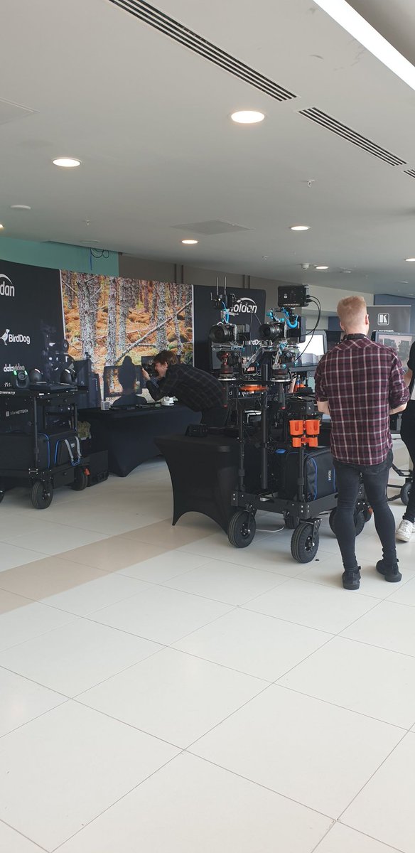 HoldanBlog's tweet image. Things are in full swing at @kitplusuk today! 
Brilliant talking to like minded people who love tech 💖

#kitplus #mancheter #mediacityuk #salford #birddog #atomos #samyang #inovativ #kondorblue #datavideo #tech #techshow #event #techtalk #cinema #photography #videography