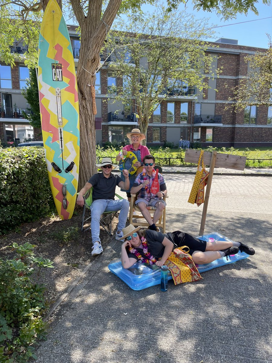HippeKringloop's tweet photo. Het Hippe Team is helemaal klaar voor de zomer! 😎☀️⛺️🏖 Genoeg zomerse artikelen in ons assortiment! #terrasstoelen #campinglife #luchtbedden #slaapzakken #TT2022 https://t.co/6GBftzuDH2