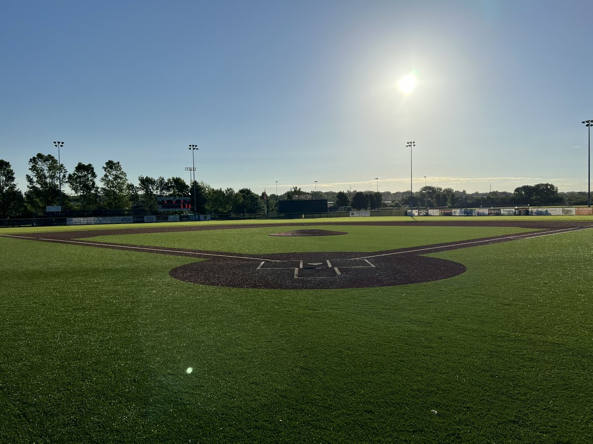drothe5's tweet photo. Beautiful morning for baseball! #battleofOmaha https://t.co/U154NonGMB