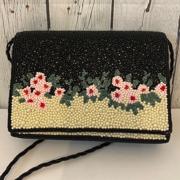 gingerich_lisa's tweet photo. So good I had to share! Check out all the items I'm loving on @Poshmarkapp #poshmark #fashion #style #shopmycloset #ingechristopher #alfani #mossimosupplyco: https://t.co/114eMLvaa7 https://t.co/8BtVgGqJkB