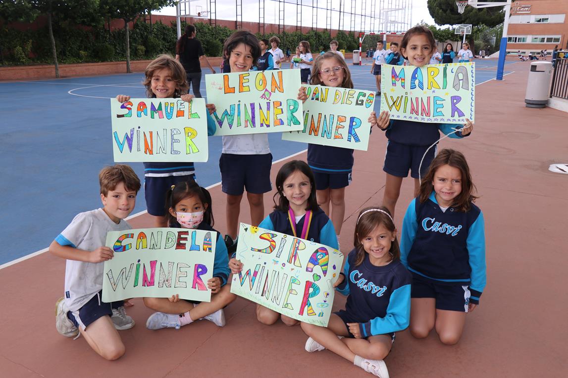 Casvi's tweet photo. 🏊‍♀️Ya tenemos ganadores 🥇🥈🥉del TORNEO DE #NATACIÓN @CASVI, celebrado en nuestras instalaciones acuáticas, entre los alumnos de E. Primaria. ¡Enhorabuena a los campeones y también a todos los finalistas!
#deporte #valores #talento 
📸Todas las fotos en https://t.co/Vm9smdYiAw https://t.co/wkLcNQEZBD