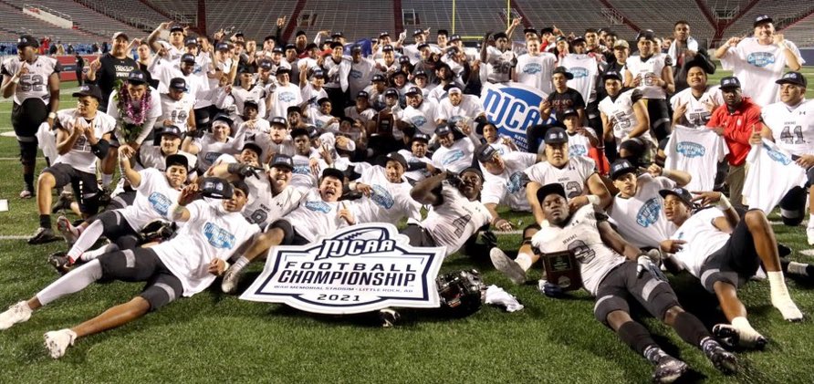 chivarro2's tweet photo. #AGTG After a great talk with @CoachM_Justin I am blessed to receive a full athletic scholarship to NJCCAA National champions @CoachTaufaasau @nmmibroncos 🙏🏾 https://t.co/2FASTa9eAM