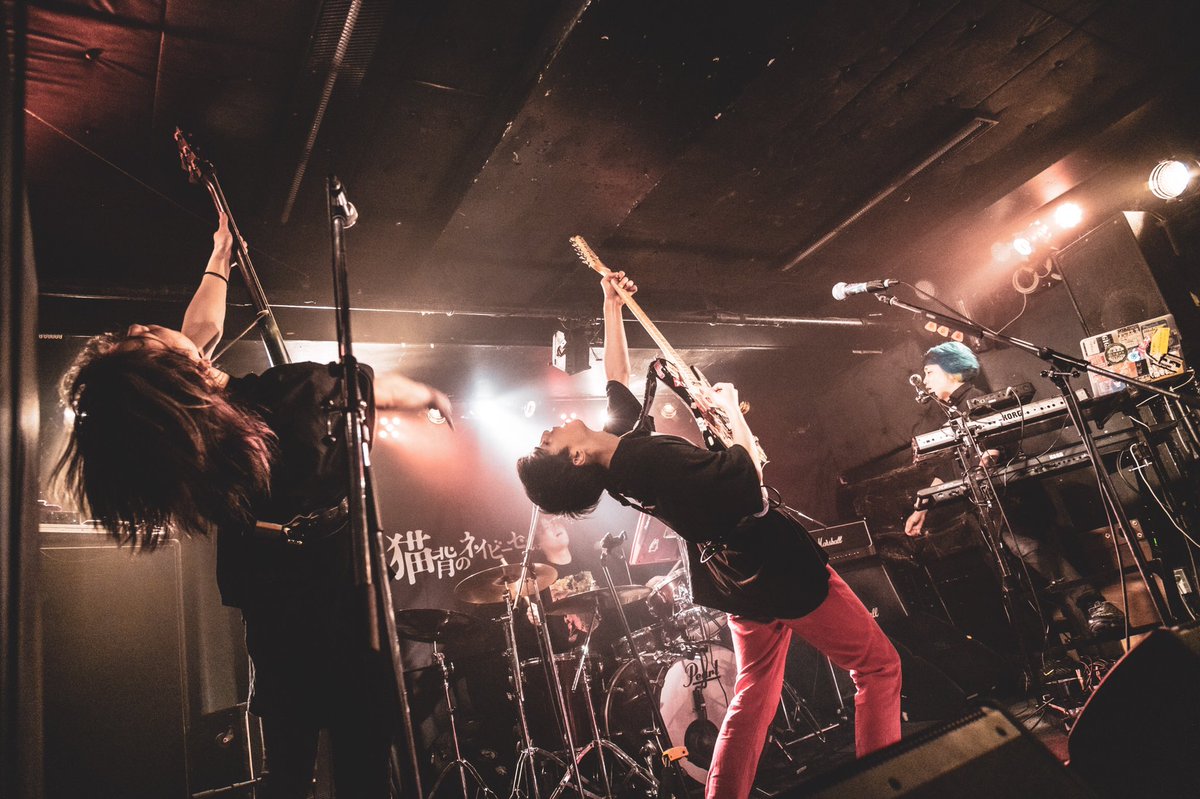 soraarasiiiiiii's tweet photo. 昨日、

@下北沢近松
猫背のネイビーセゾン 1st mini album「PHANTOM MOMENT」RELEASE TOUR 2022

ありがとうございました！
猫背のネイビーセゾンの1stミニアルバムリリース、そして近松の5周年をお祝いしました🎉
4バンド全て色が違う素晴らしい1日になりました✨

Photo by @___iamagtm https://t.co/5nQIWXKQyp