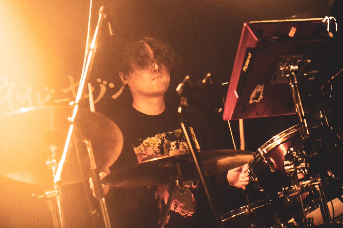 soraarasiiiiiii's tweet photo. 昨日、

@下北沢近松
猫背のネイビーセゾン 1st mini album「PHANTOM MOMENT」RELEASE TOUR 2022

ありがとうございました！
猫背のネイビーセゾンの1stミニアルバムリリース、そして近松の5周年をお祝いしました🎉
4バンド全て色が違う素晴らしい1日になりました✨

Photo by @___iamagtm https://t.co/5nQIWXKQyp