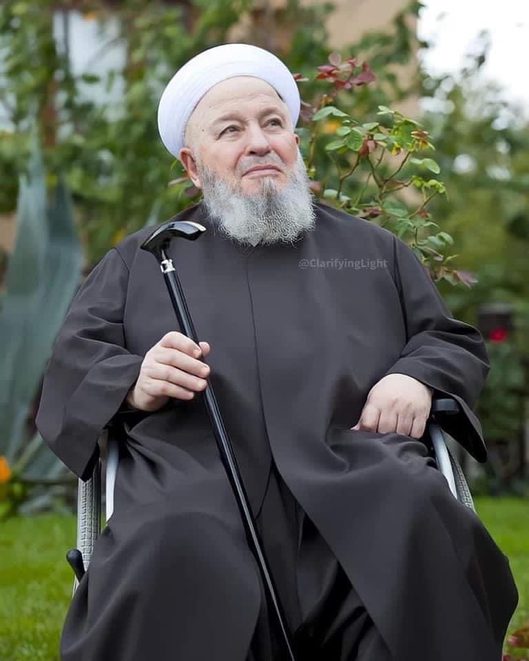 iFazliGhafoor's tweet photo. ترکی کے عظیم داعی ،صوفی ، مبلغ اور سلسلہ نقشبندیہ عالیہ کے مرشد شیخ محمود آفندی وفات پاگئے ۔ موصوف نے کمال اتاترک کی پابندیوں کے باوجود ترکی میں تعلیم قرآن پاک عام کرنے کیلئے بڑی محنتیں کی ۔ 
لادین ماحول میں شمع اسلام جلائے رکھا۔ https://t.co/GPgvefE05J