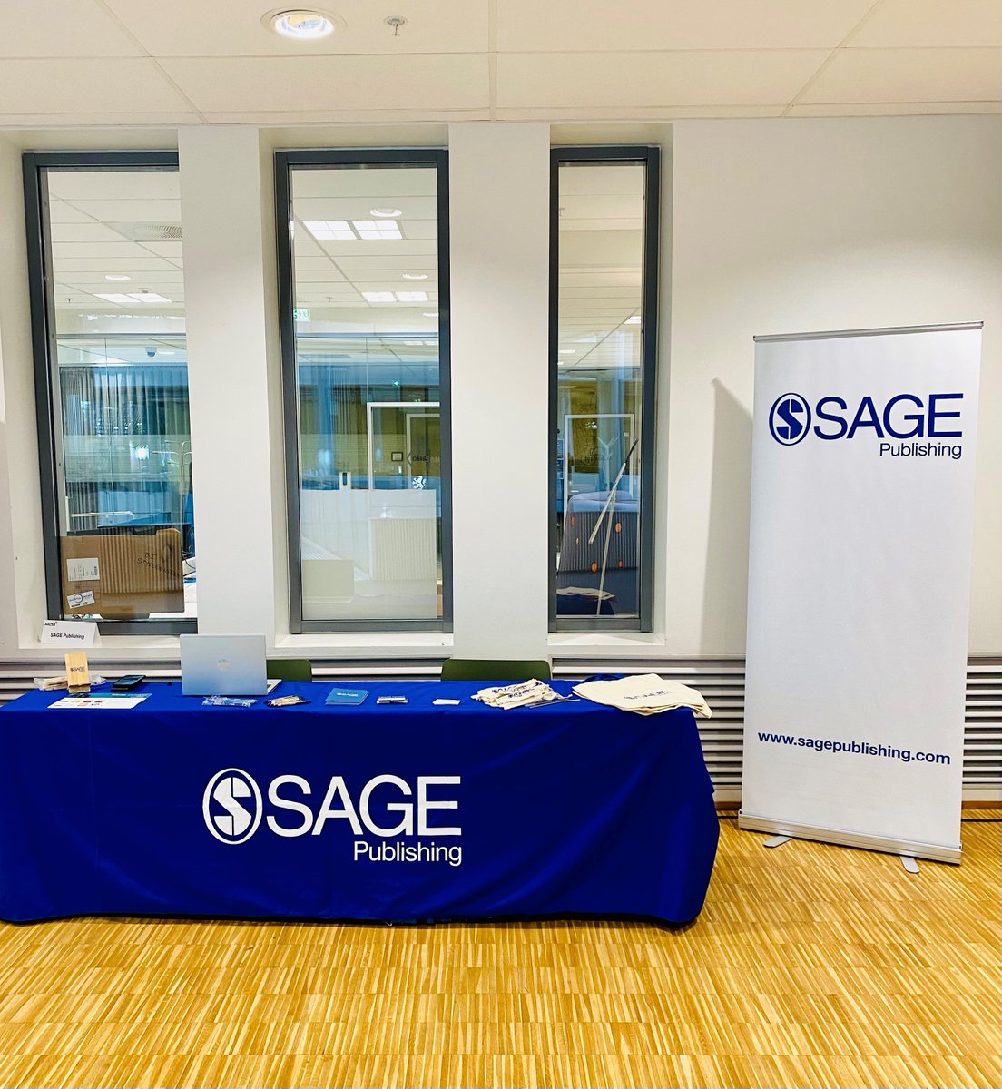 AmySimpsonSP's tweet image. Having a wonderful time at the @AACSB Europe, Middle East and Africa Annual Conference! Lots of informative conversations and it's not even 12pm. 

If you've not already stopped by the @SAGE_Publishing stand, come and say hi to myself and @GlaucioFL 👋

#AACSBaccreditation