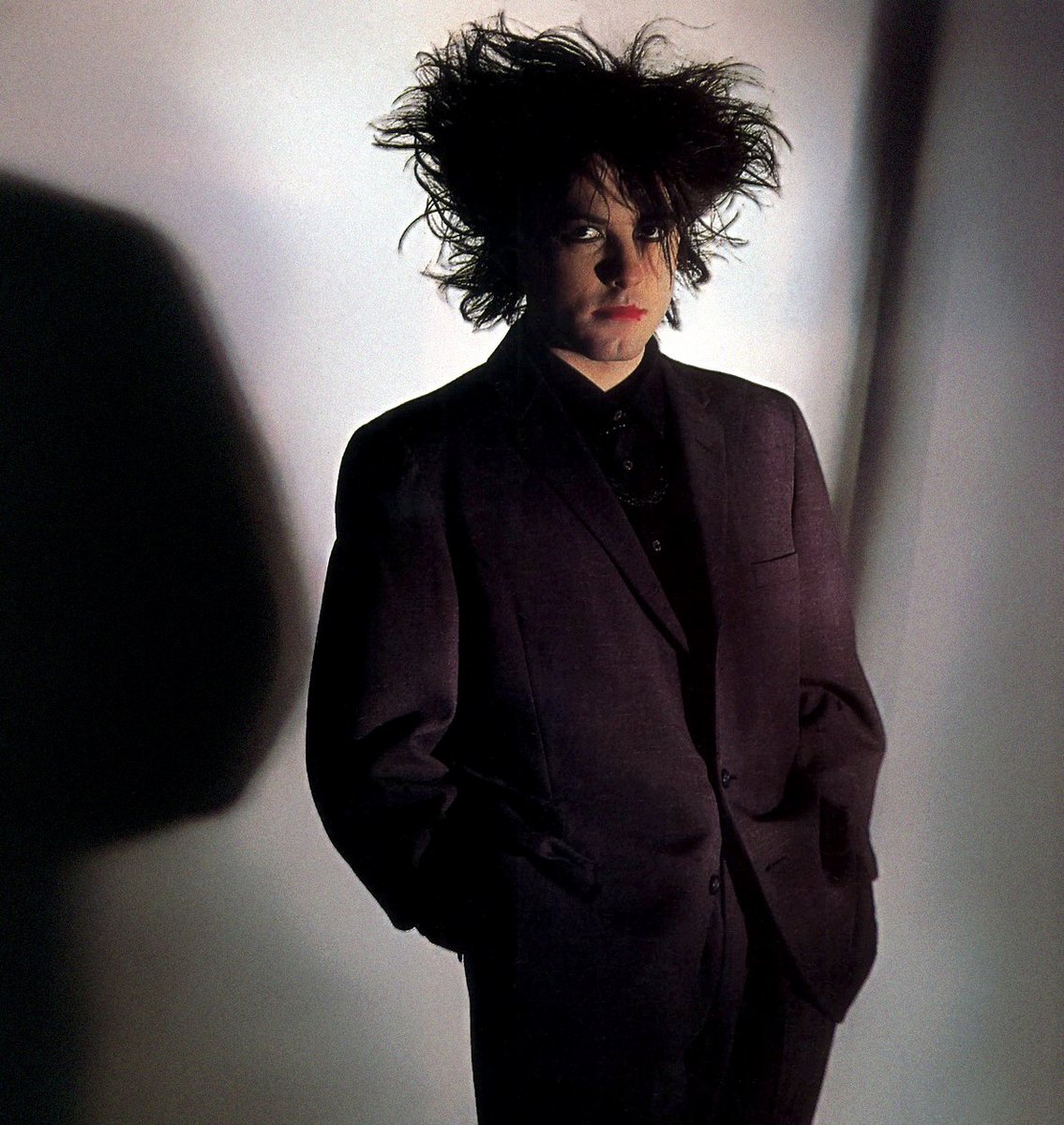 Impsansi's tweet photo. Robert Smith ― 1984 https://t.co/rfwlwBERLP