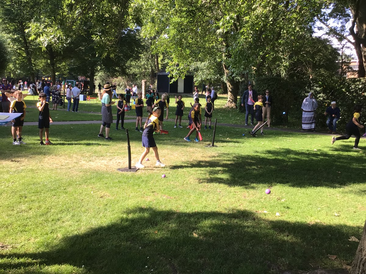 BSNJSV's tweet image. Another fantastic sports event today @BSNJSV 
#JSVY3 and #JSVY4 were brilliant…Taking part, trying their best and cheering each other on. Well done Y3 and Y4!