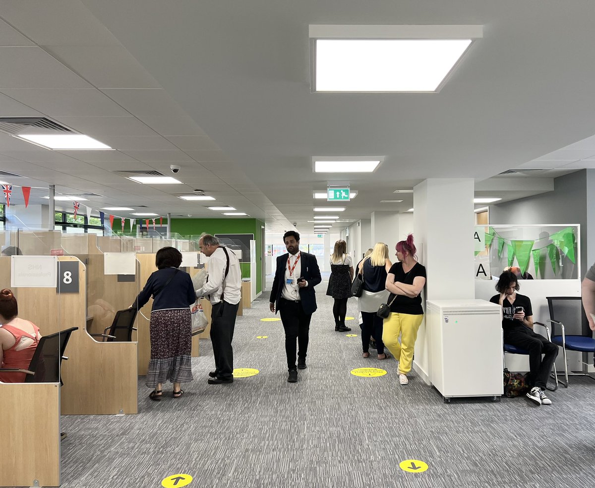 PChiverton's tweet photo. #Southampton #Jobcentre held a refugee event alongside our weekly recruitment day inviting Itchen College along with their Afghan &amp; Ukraine re-settlers to engage with employers onsite. 41 job offers &amp; 49 second interviews were offered
@PreetaRamachan2 @CassieSalter @MarkPeckDWP https://t.co/wJph36cQpJ