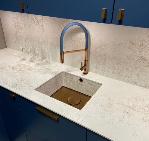 1810co's tweet photo. Do you like a blue kitchen?๐
We love this display at Hacker Kitchens in Lincoln
๐ฆ๐ฆ๐ฆ๐ฆ๐ฆ
#1810Company #Sinks #Taps #Kitchens #KitchenDesign #KitchenLiving #KitchenTrends #InteriorDesign #LuxuryKitchens #BlueKitchen #HomeDesign https://t.co/WGcZ6mv6VU