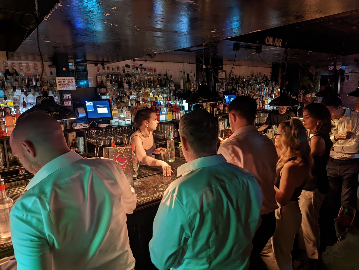 CharterSync's tweet photo. Last week the #CharterSync team went to a cocktail making masterclass 🥂

We all had a lot of fun making cocktails, mocktails and a lot of mess!

Huge thank you to @LDNCocktailClub for having us 🥳

#TeamBonding #TeamFun #WeAreHiring #Aviation #Recruiting https://t.co/KLNXqkajgi