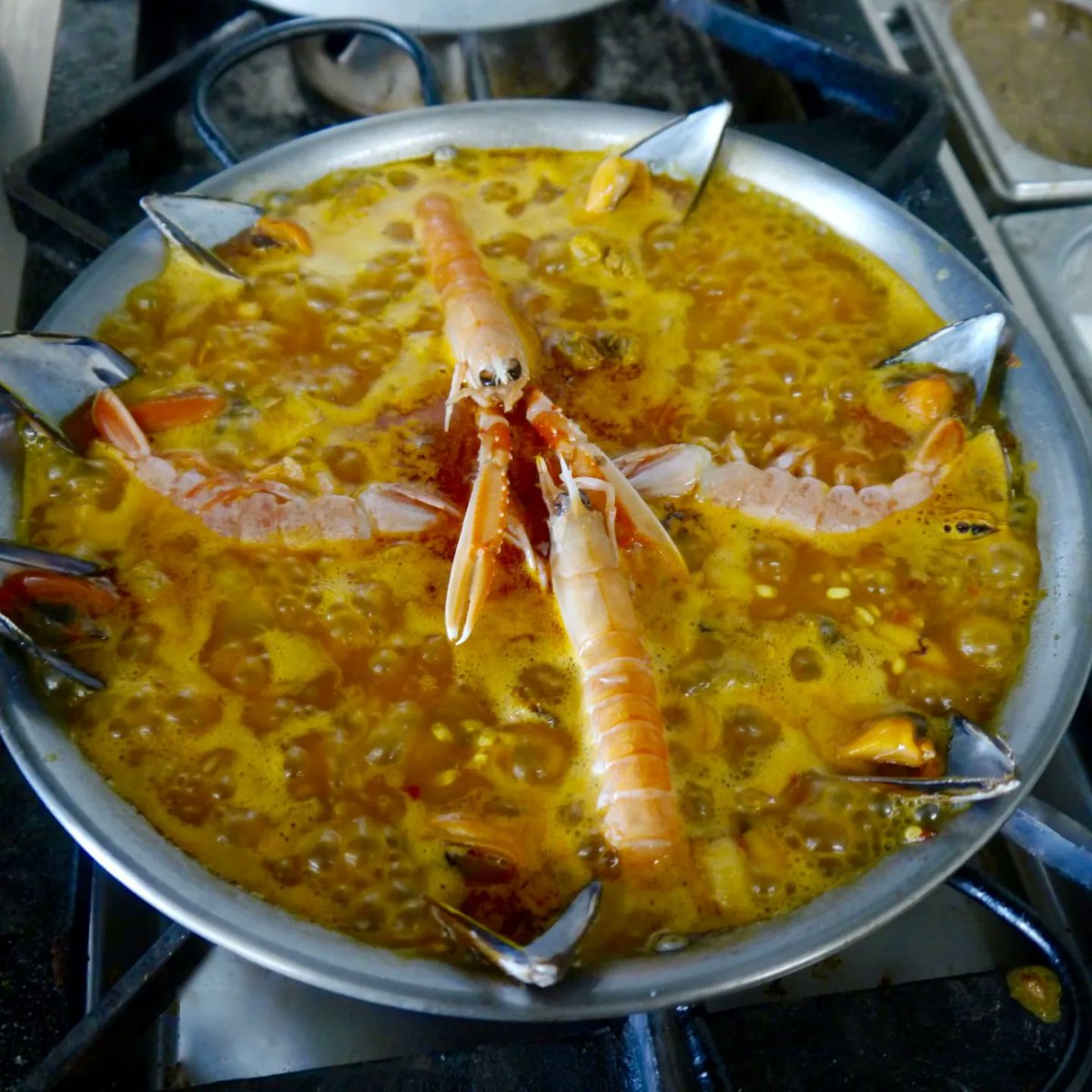 MesonElBotijero's tweet photo. Nuestro estupendo menú hoy a mediodía te espera 😋🍽️🥘
Incluye paella y gazpacho andaluz fresquito. Reserva tu mesa ☎️
También puedes encargarnos la comida para llevar.
872266892
631481909
@MesonElBotijero 
#mesonelbotijero #Blanes #restaurant #comidaparallevar https://t.co/TdBx3mGdLD