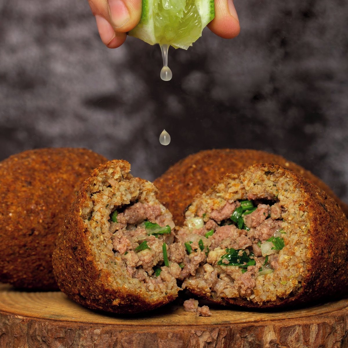 انغمس في مذاق المطبخ اللبناني⁣
⁣
لحظات لذيذة وتجربة حصرية تنتظرك في مطعم أوشن بلو بيتش هاوس، مساء كل جمعة.⁣
احجز مقعدك واستمتع بتجربة مميزة مع اعداد الوجبات مباشرة

 71532896⁣⁣
linktr.ee/crowneplazasal…