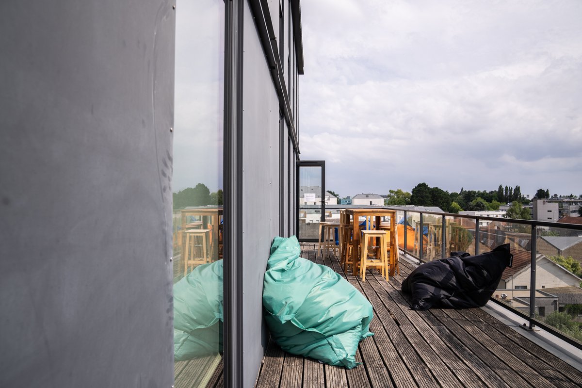 hello_spk's tweet photo. 🏠 𝗡𝗼𝘂𝘃𝗲𝗮𝘂𝘅 𝗯𝘂𝗿𝗲𝗮𝘂𝘅 𝗻𝗮𝗻𝘁𝗮𝗶𝘀 !

L’arrivée du printemps rime avec déménagement pour les équipes SPK de Nantes. Bien installés à quelques minutes du centre ville, ce nouvel espace nous permet de continuer de grandir et de nous épanouir. 

#WeAreSPK
⬇️ https://t.co/PDJUF6tiBw