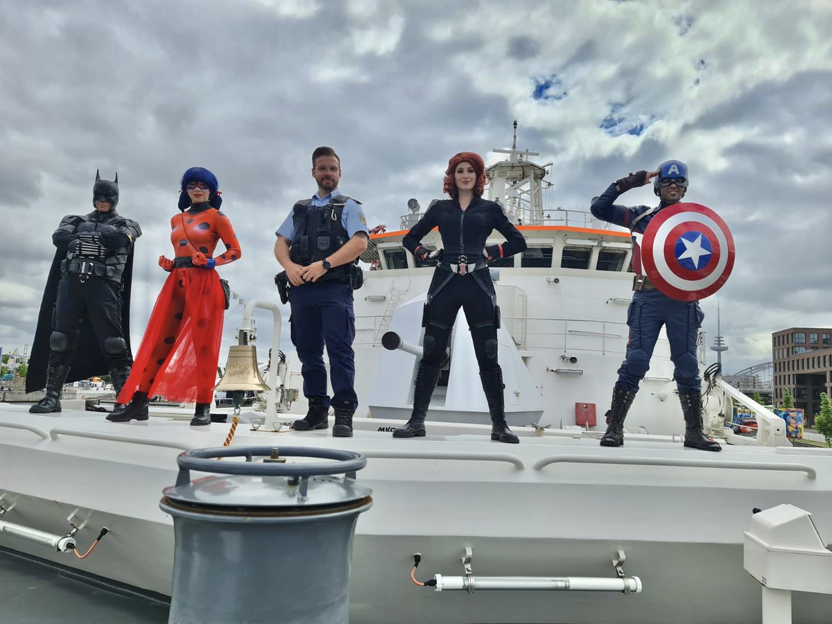 Superhelden an Bord der BP 81 "POTSDAM" auf der #KielerWoche

#WirsindSicherheit